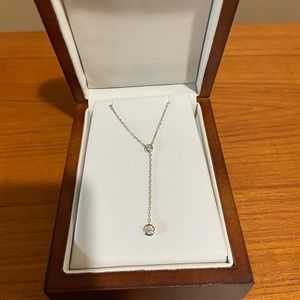 Diamond lariat necklace in white gold